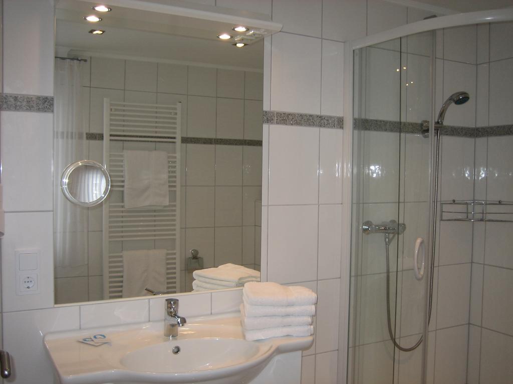 Hotel Lindenhof Meschede Habitación foto